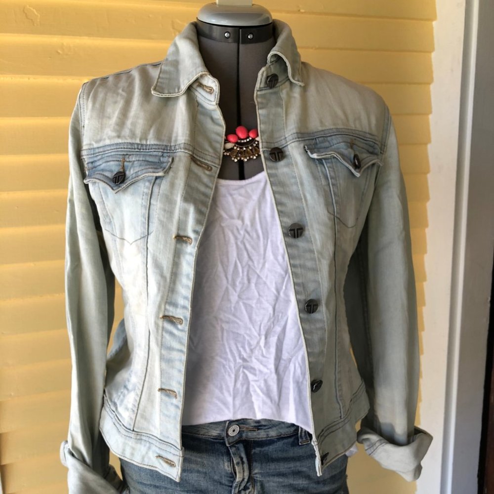 Light wash jean jacket